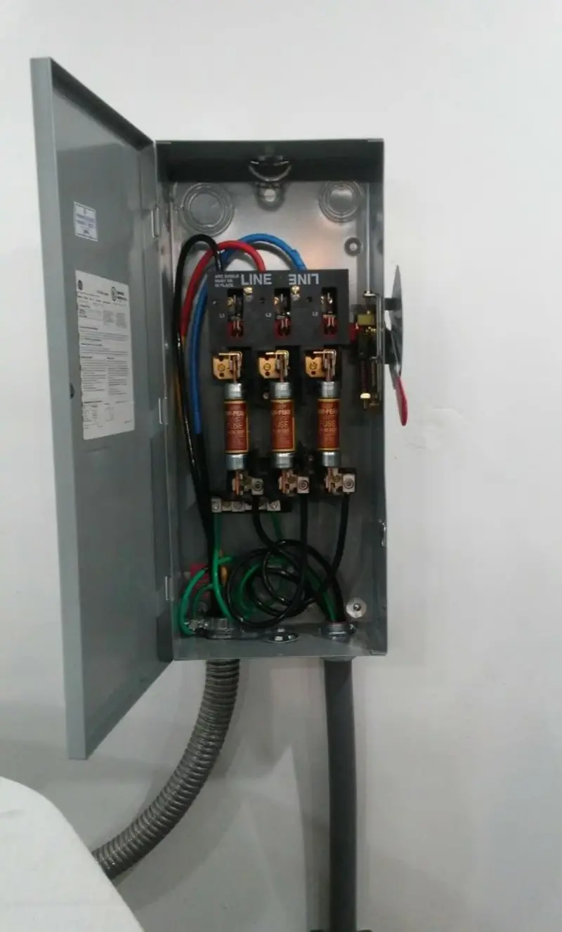 Three-phase disconnect switch installed for Smoke Detector Installation in Collier